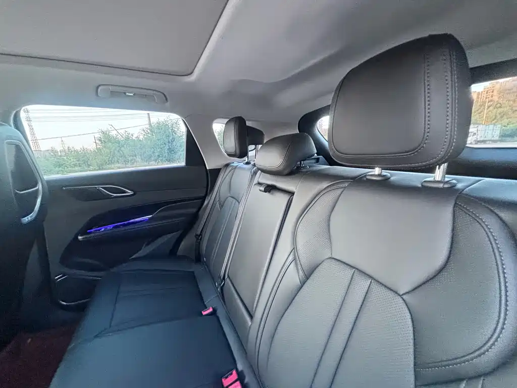 Hongqi Hongqi HS3 — миниатюра 14