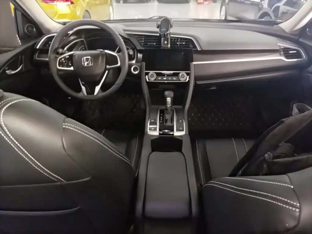 Honda Civic — миниатюра 10