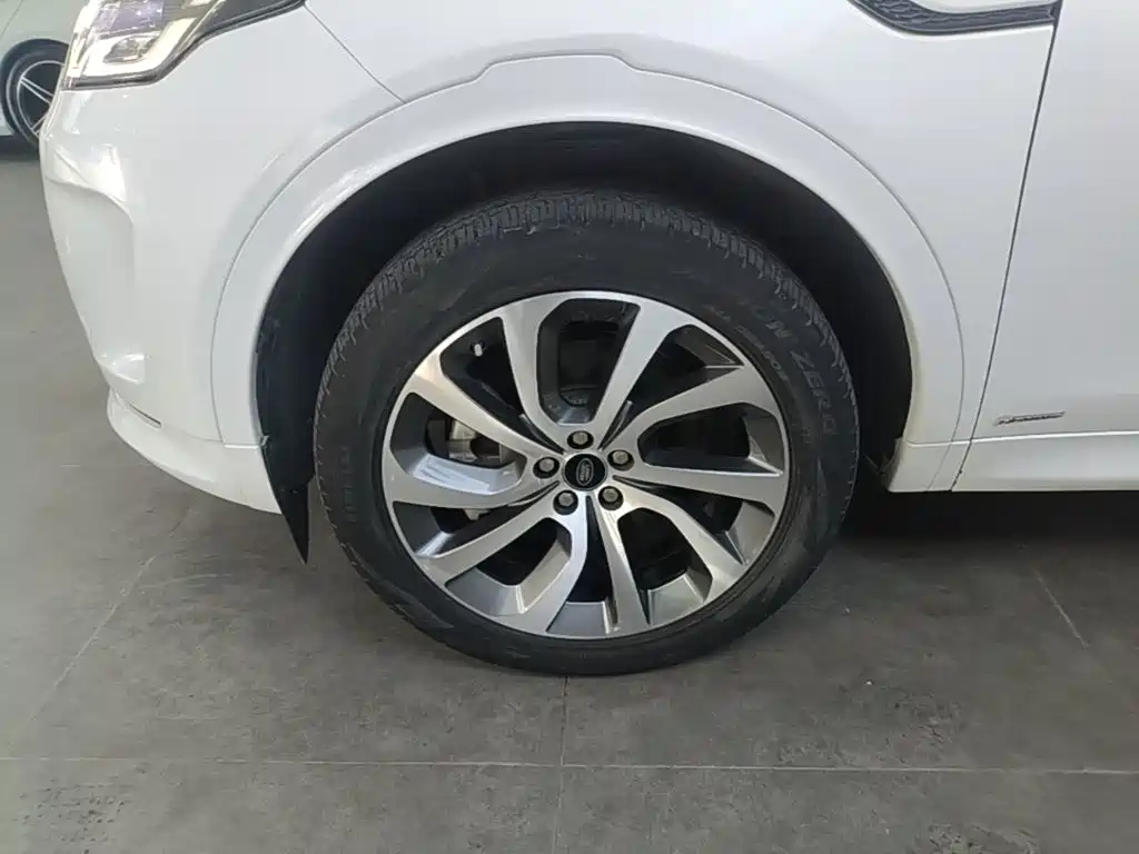 Land Rover Discovery Sport — миниатюра 23