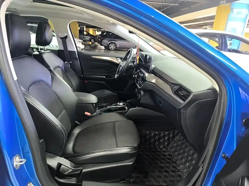 Ford Focus — миниатюра 25