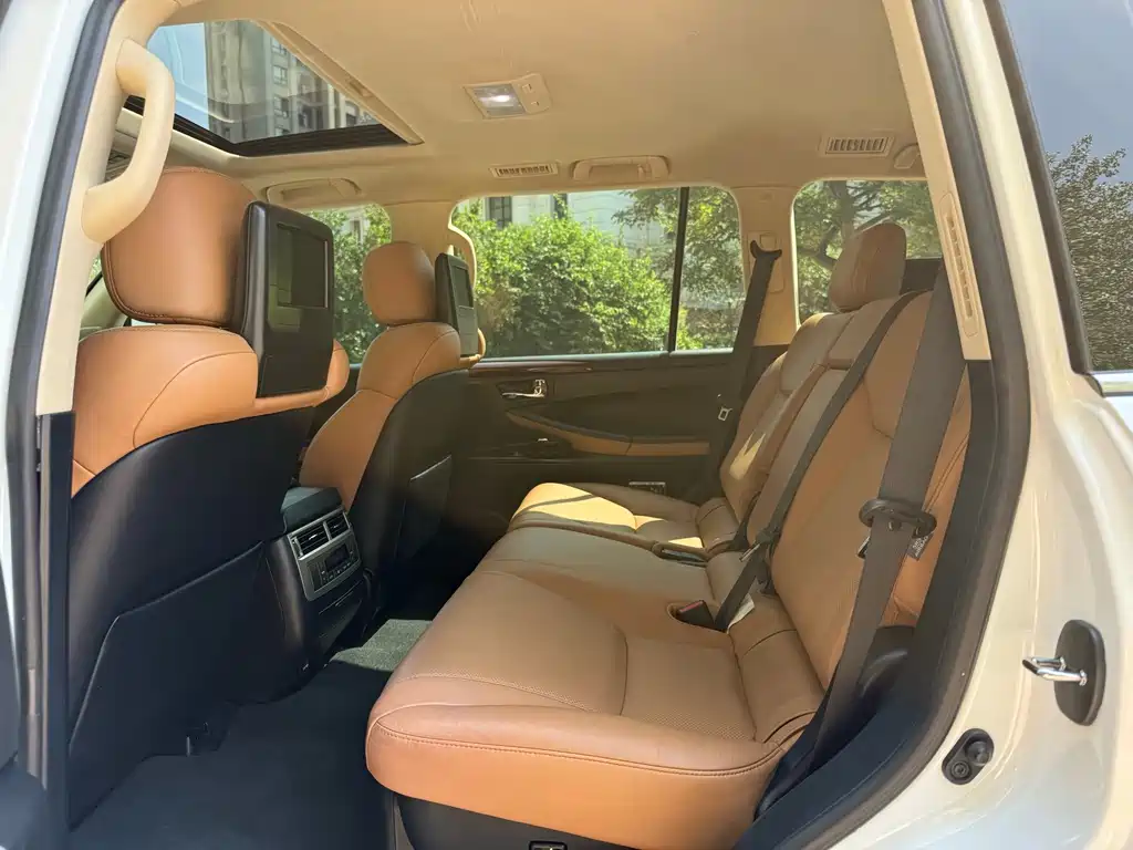 Lexus LX — миниатюра 5