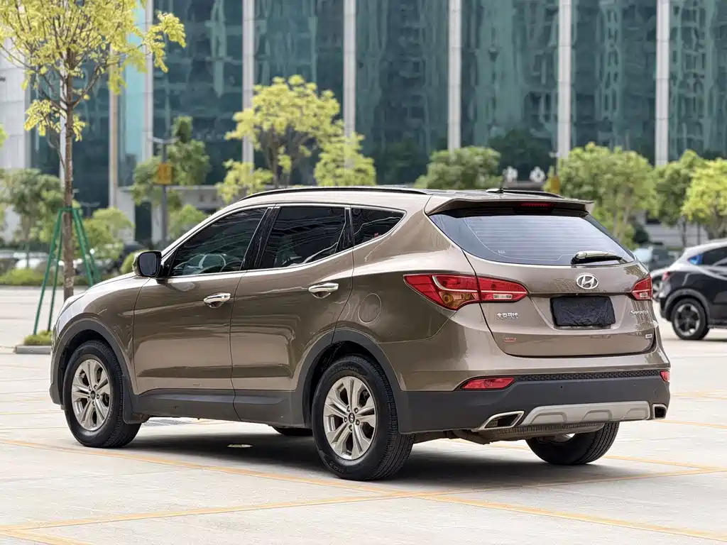 Hyundai Santa Fe — миниатюра 9