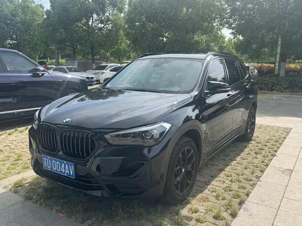 Купить BMW X1