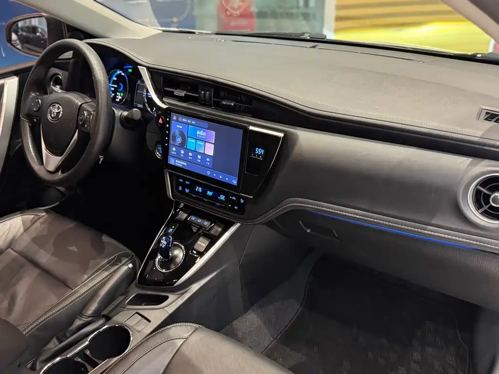 Toyota Corolla Hybrid — миниатюра 18