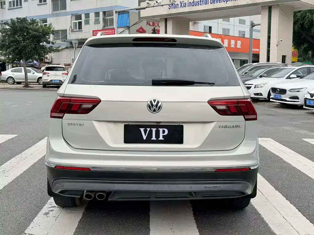 Volkswagen Tiguan L — миниатюра 19
