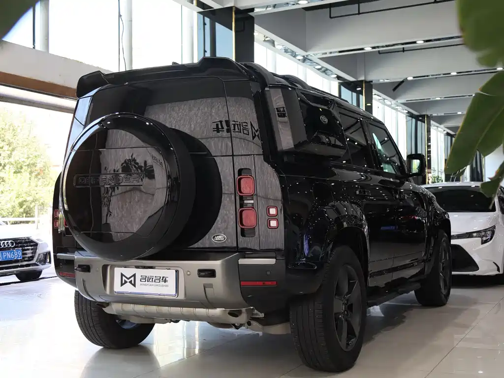 Land Rover Defender — миниатюра 17