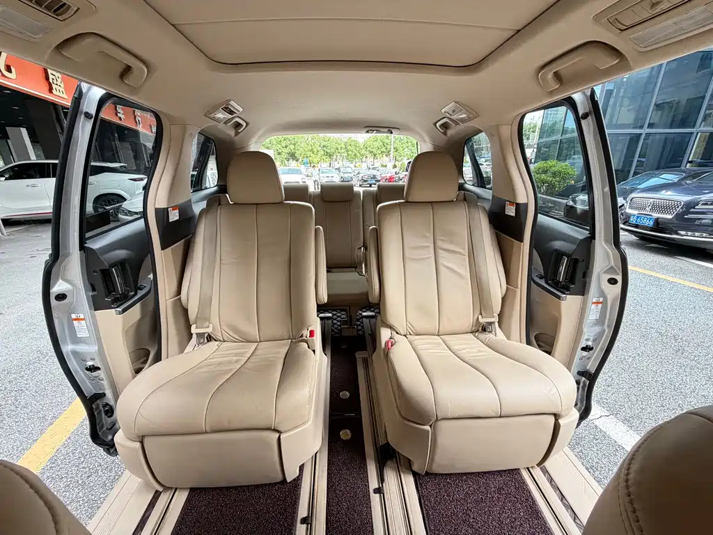 Toyota Previa — миниатюра 19