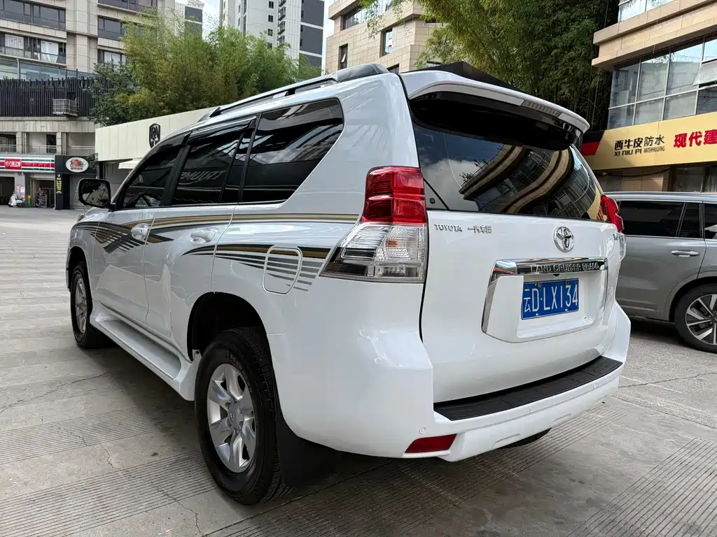 Toyota Land Cruiser Prado 2010 4.0L AT TX