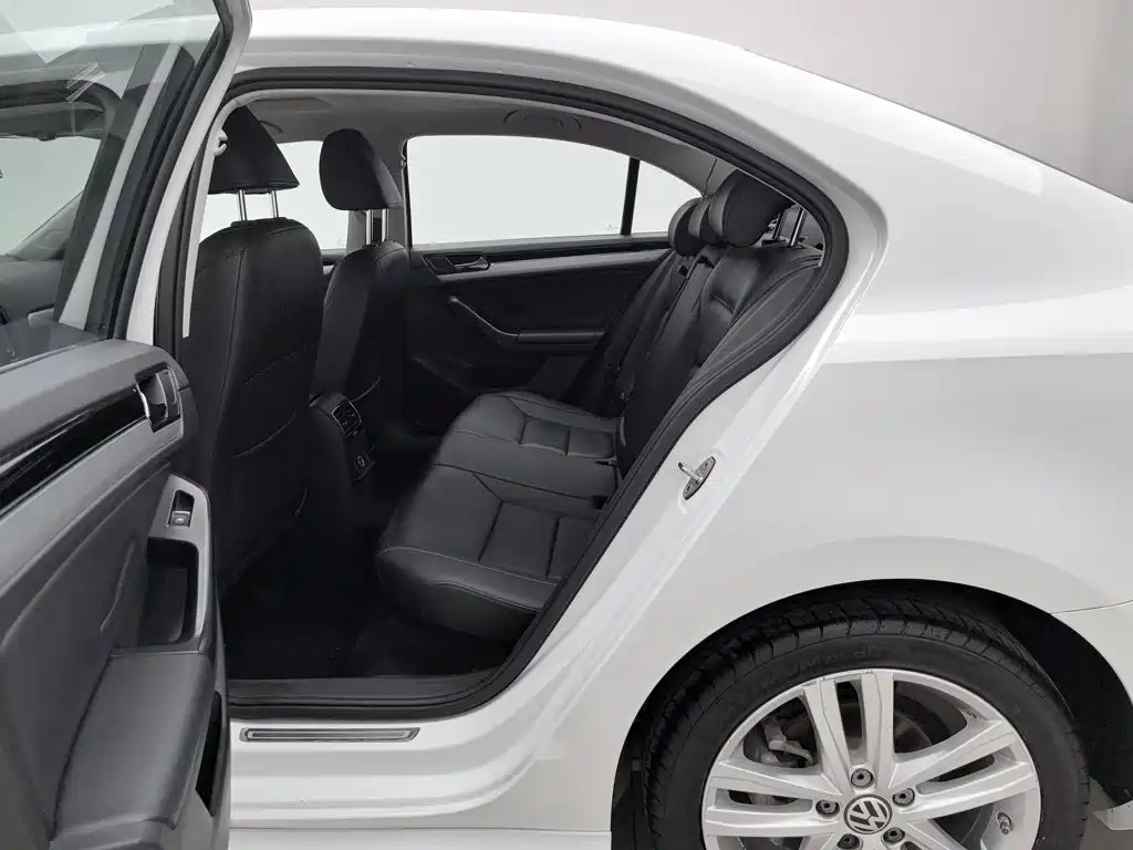 Volkswagen Sagitar — миниатюра 15