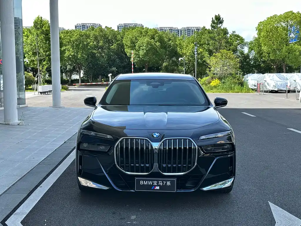 BMW 7 Series 7 2023 740Li Lead M Sport