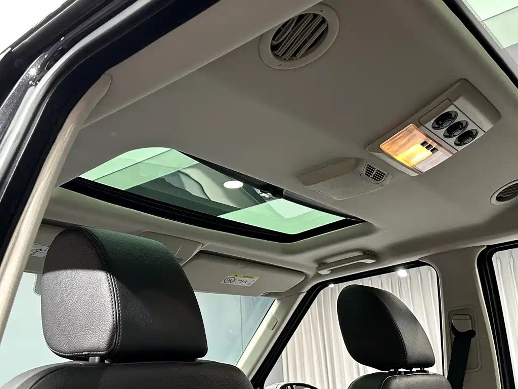 Land Rover Discovery — миниатюра 21