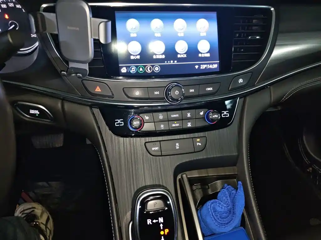 Buick LaCrosse — миниатюра 9