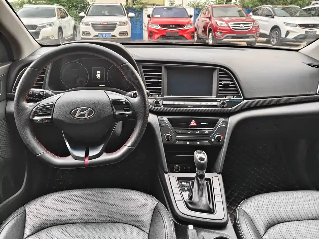 Hyundai Elantra — миниатюра 5