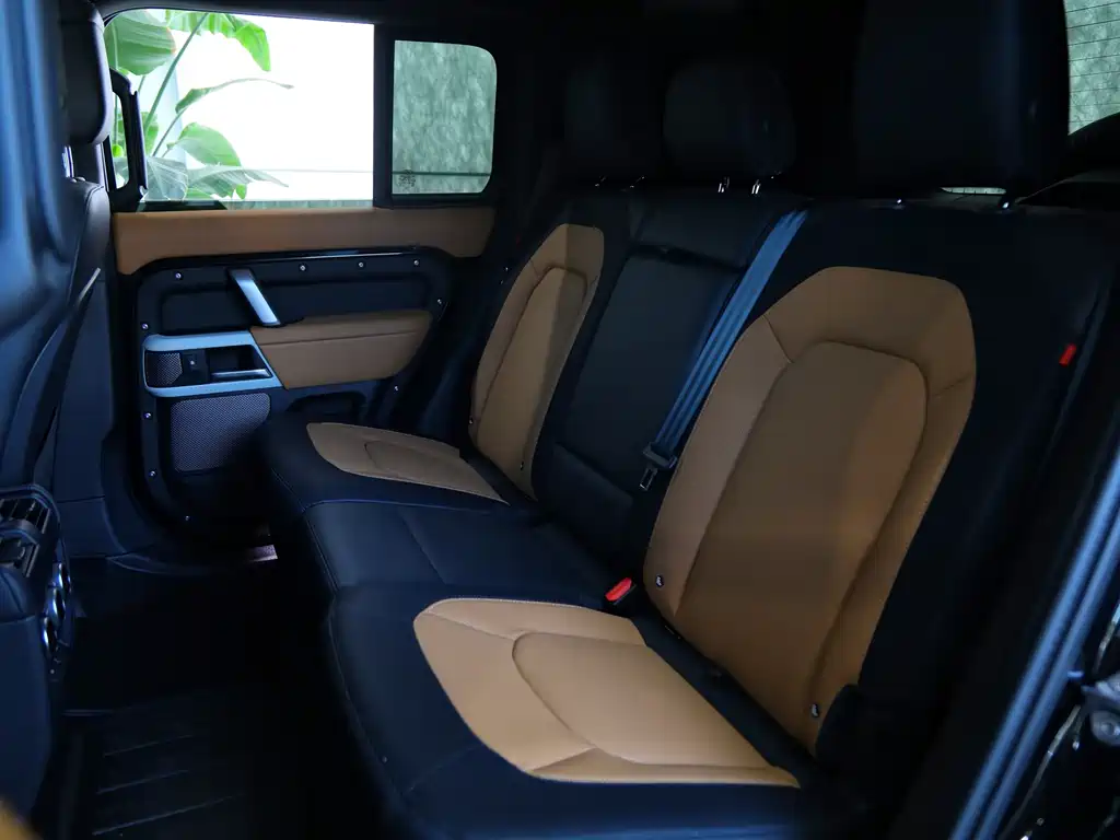 Land Rover Defender — миниатюра 16