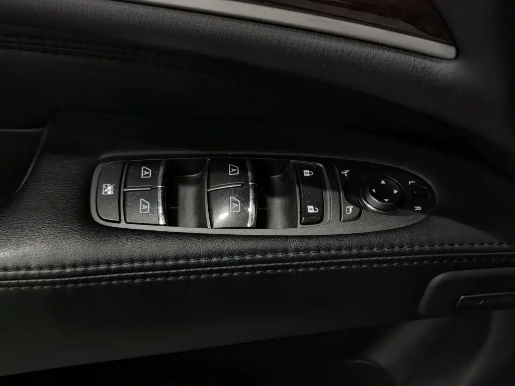 Infiniti JX — миниатюра 9