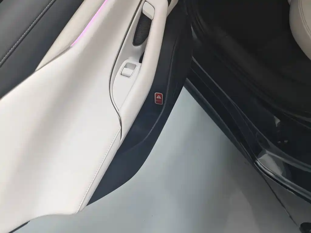 Xiaomi SU7 — миниатюра 10