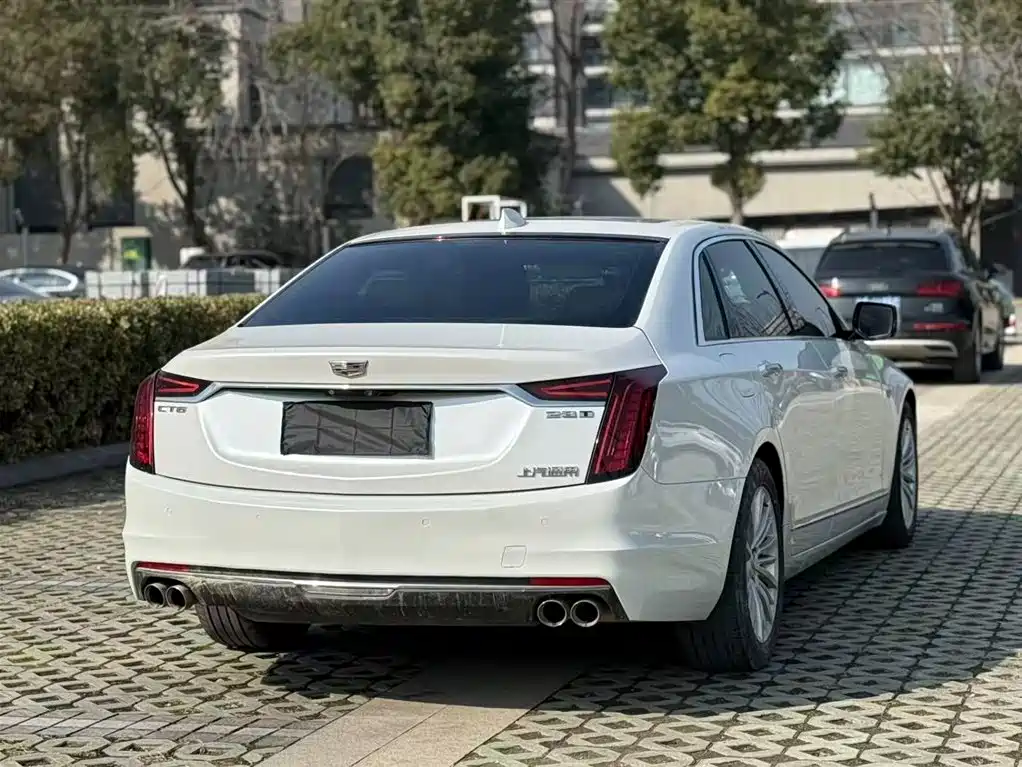 CADILLAC CT6