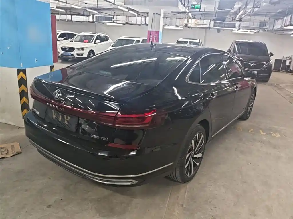 Volkswagen Passat 2022 330TSI Luxury