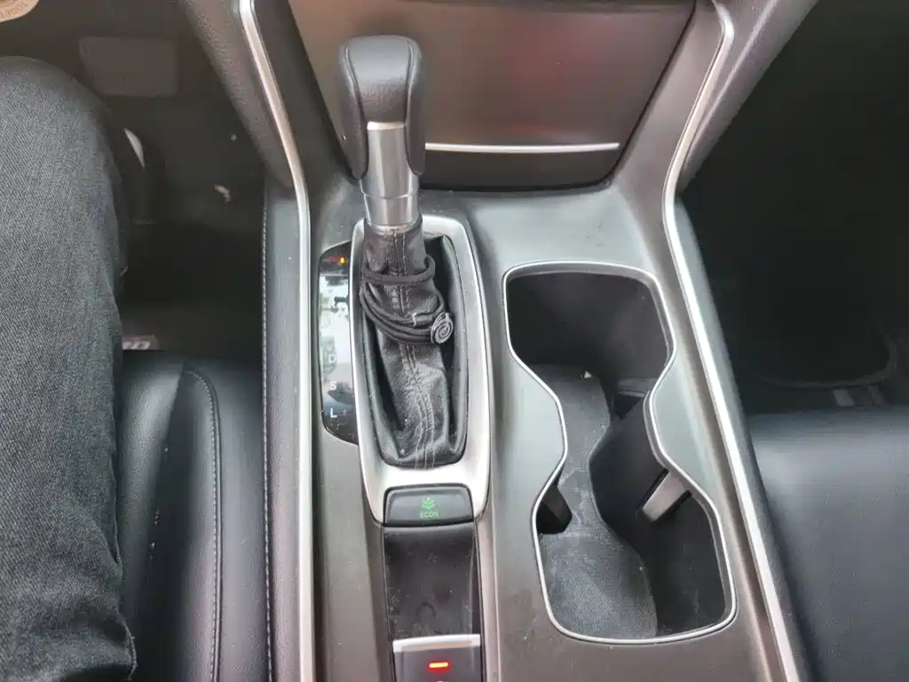 Honda Accord — миниатюра 10