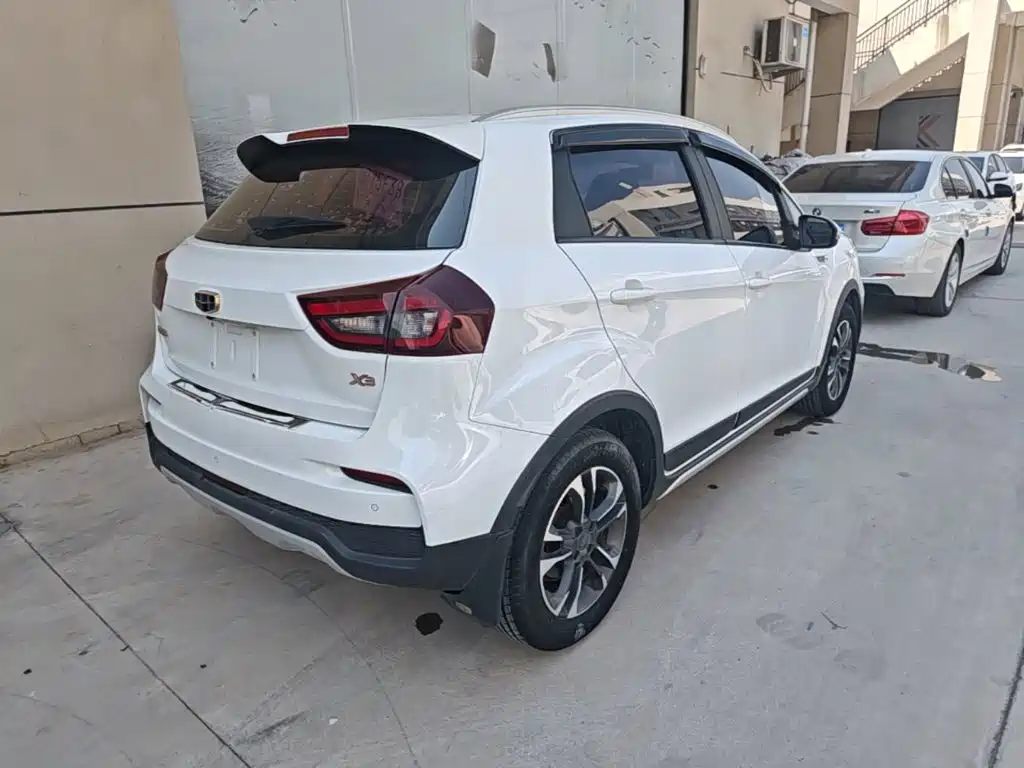 Geely Vision X3 — миниатюра 7