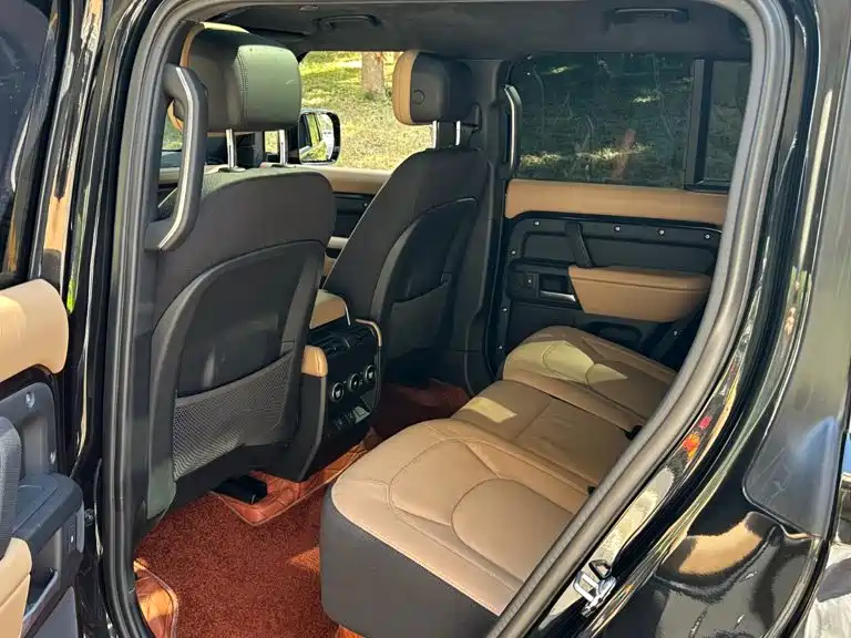 Land Rover Defender — миниатюра 13