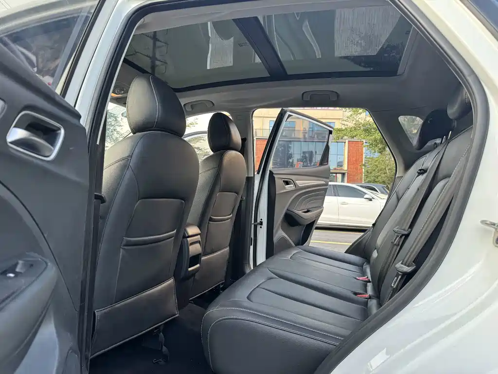 Roewe RX3 — миниатюра 11