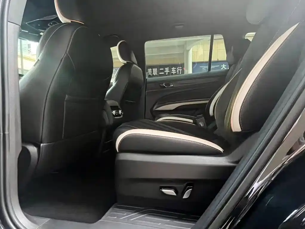 Ford Equator — миниатюра 10