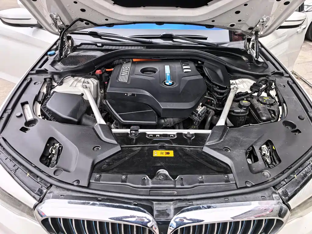 BMW 5 Series New Energy — миниатюра 22