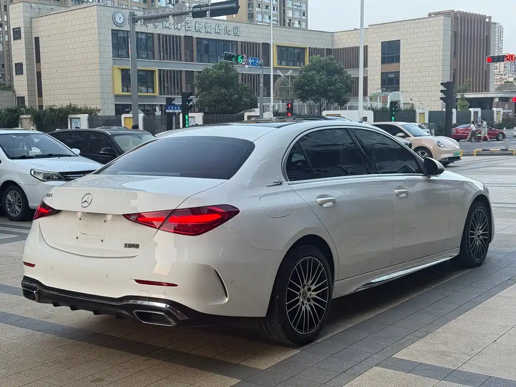 Mercedes-Benz C-Class — миниатюра 14