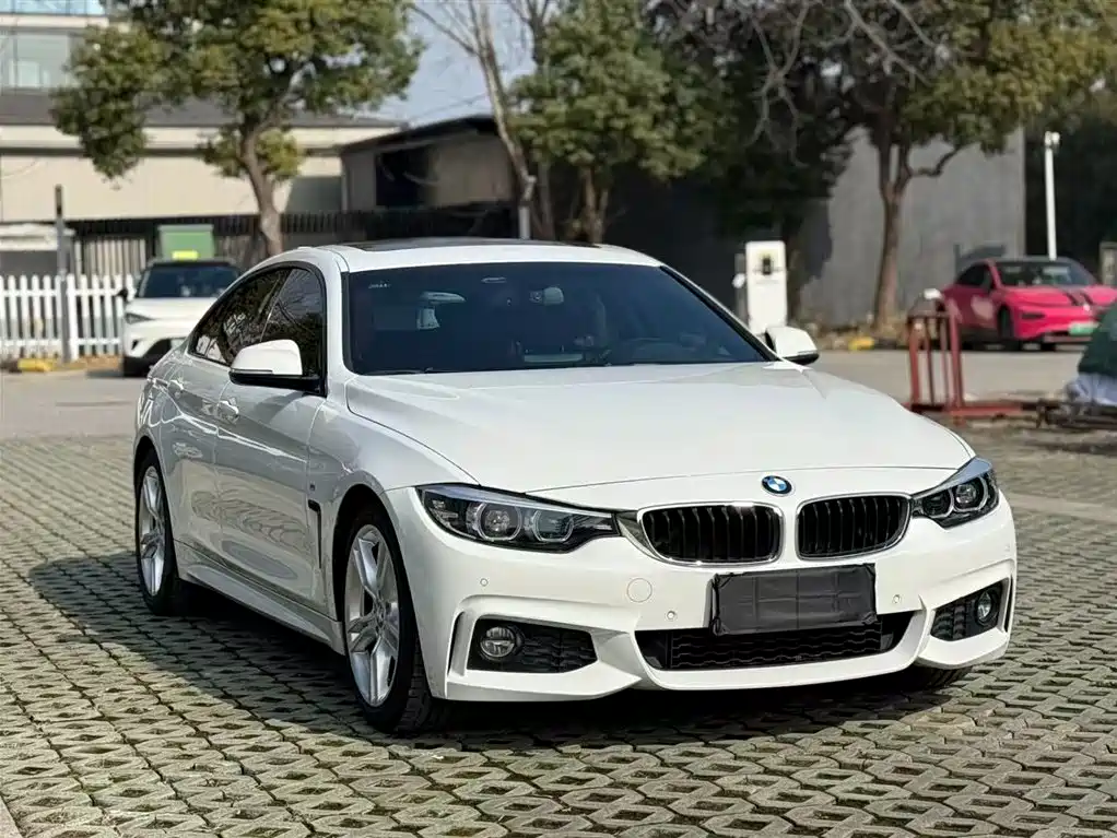 BMW 4 SERIES