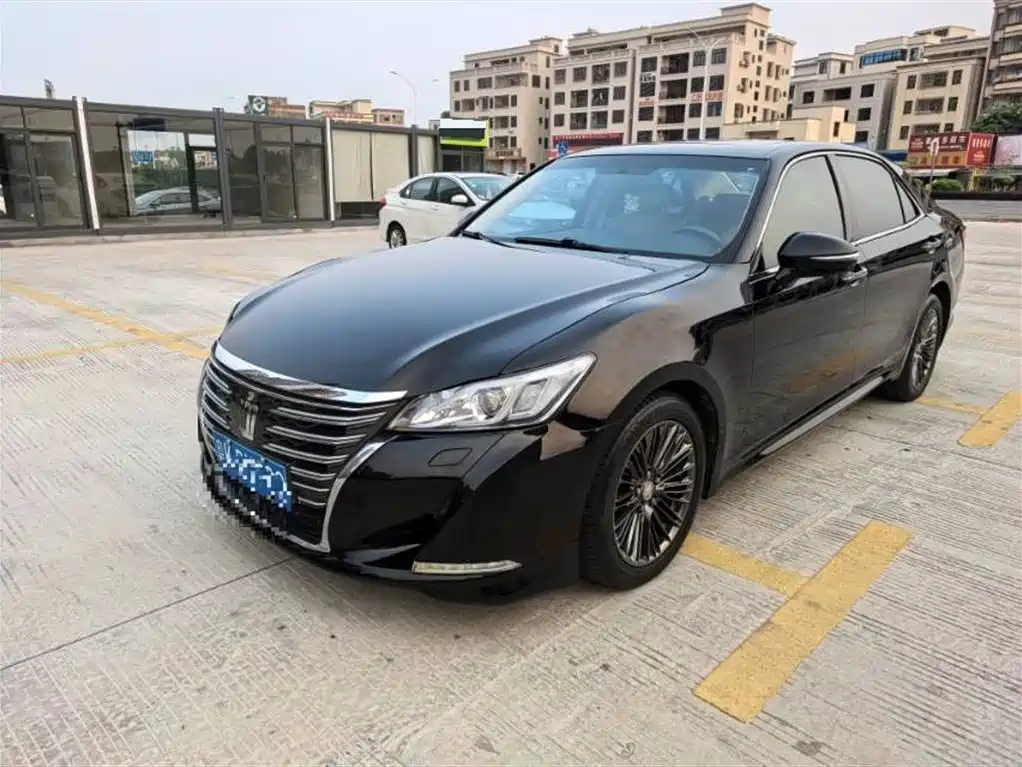 Toyota Crown 2016