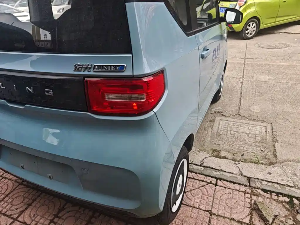 Wuling MINIEV — миниатюра 8