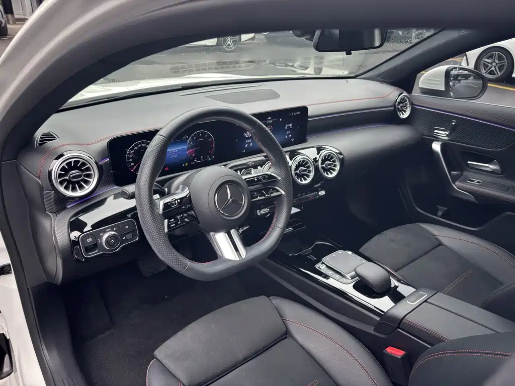 Mercedes-Benz A-Class — миниатюра 6