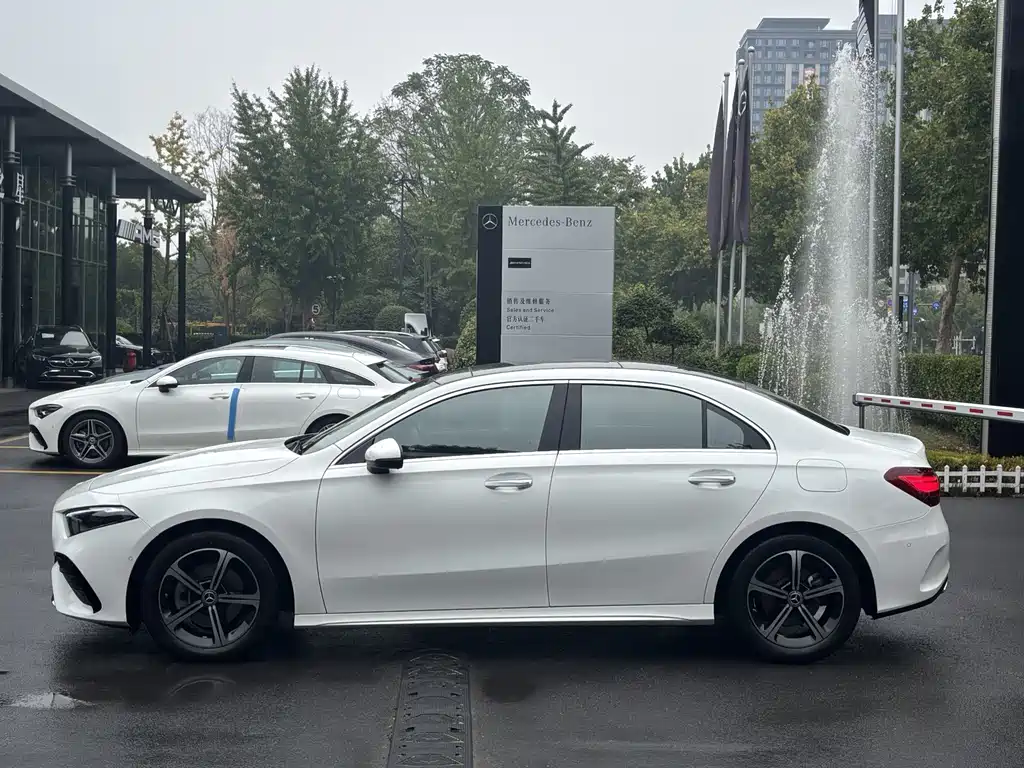 Mercedes-Benz A-Class — миниатюра 2