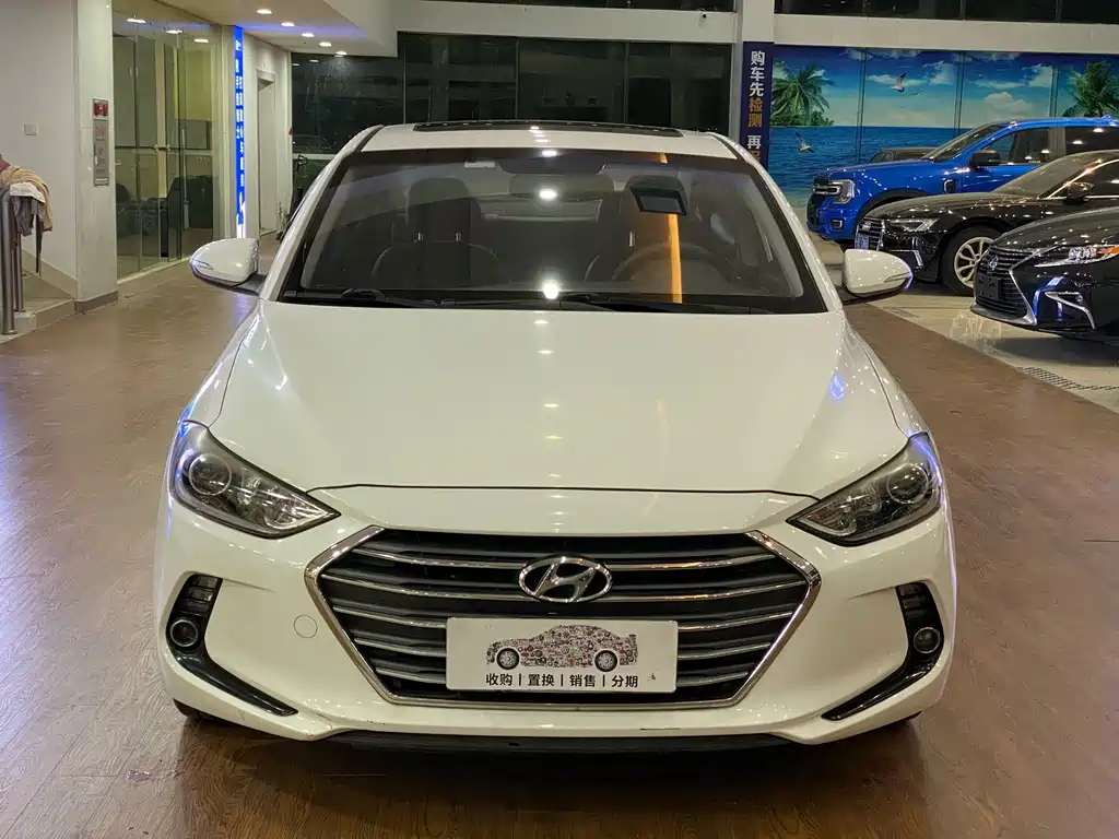 Hyundai Elantra — миниатюра 2