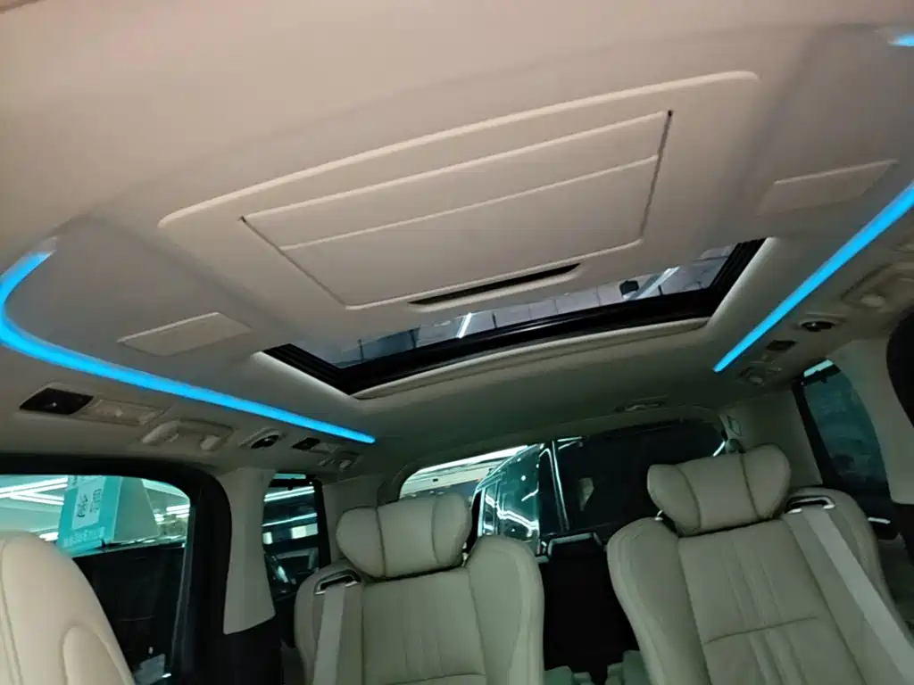 Toyota Vellfire — миниатюра 18