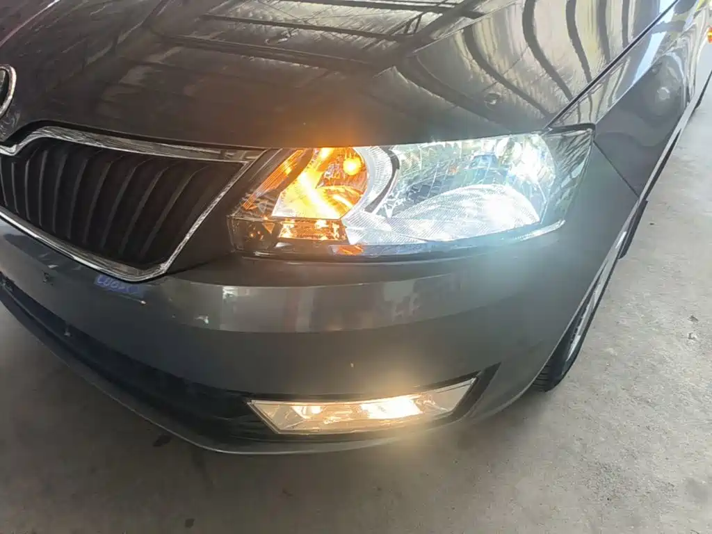Skoda Rapid — миниатюра 24