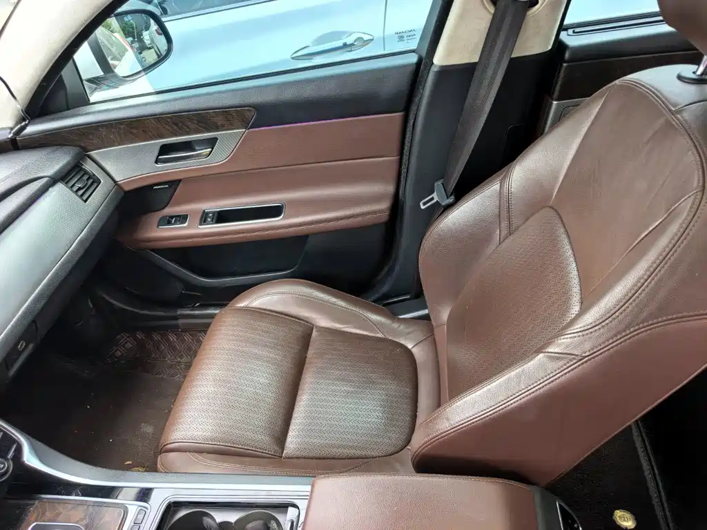 Jaguar XFL — миниатюра 11