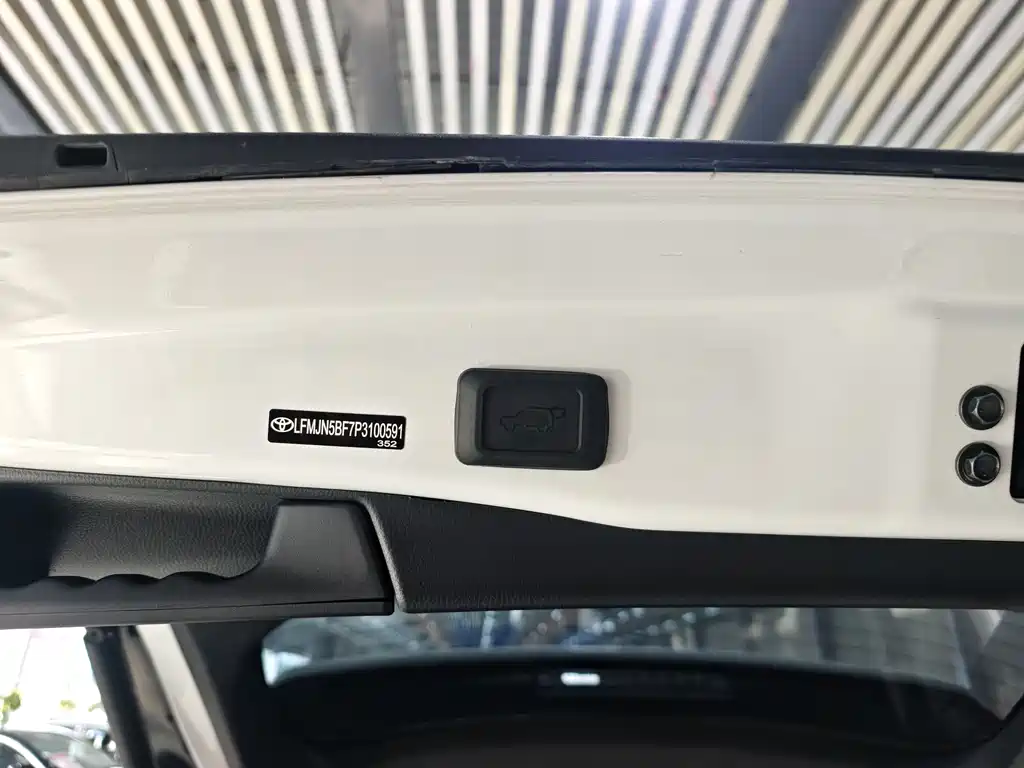 TOYOTA RAV4 RONGFANG