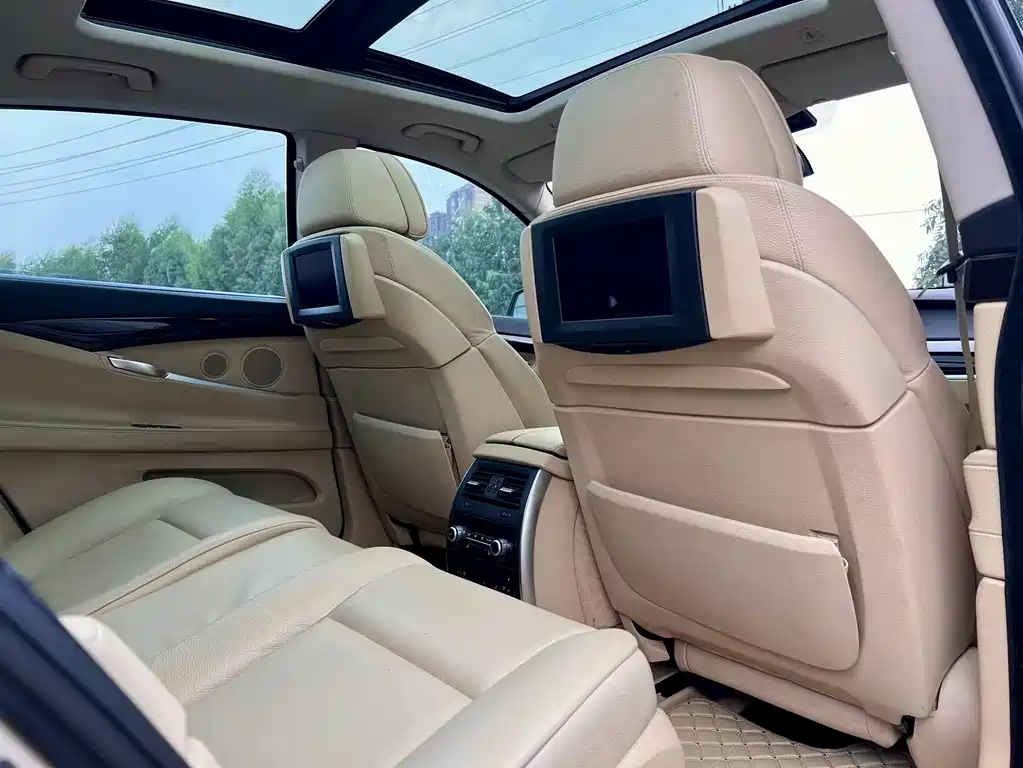 BMW 5 Series GT — миниатюра 15