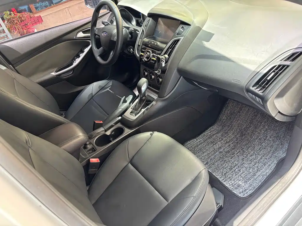 Ford Focus 2012 1.6L AT Comfort
