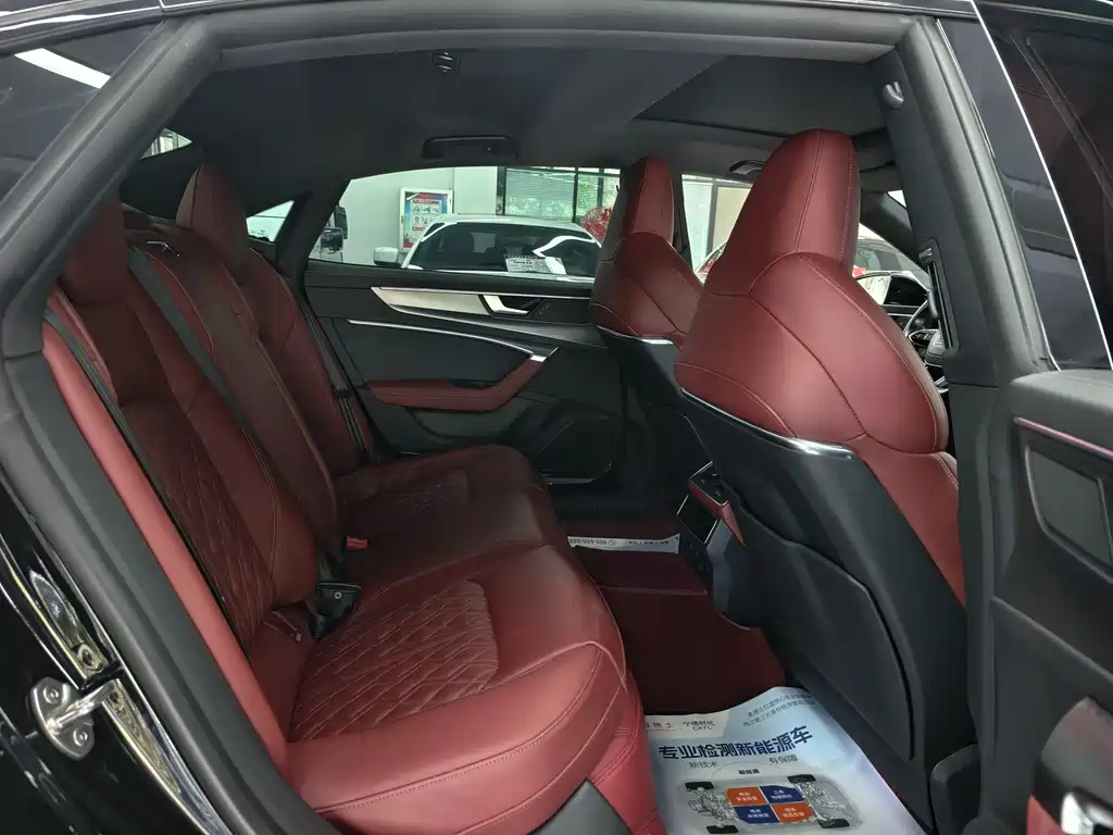 Audi A7L — миниатюра 9