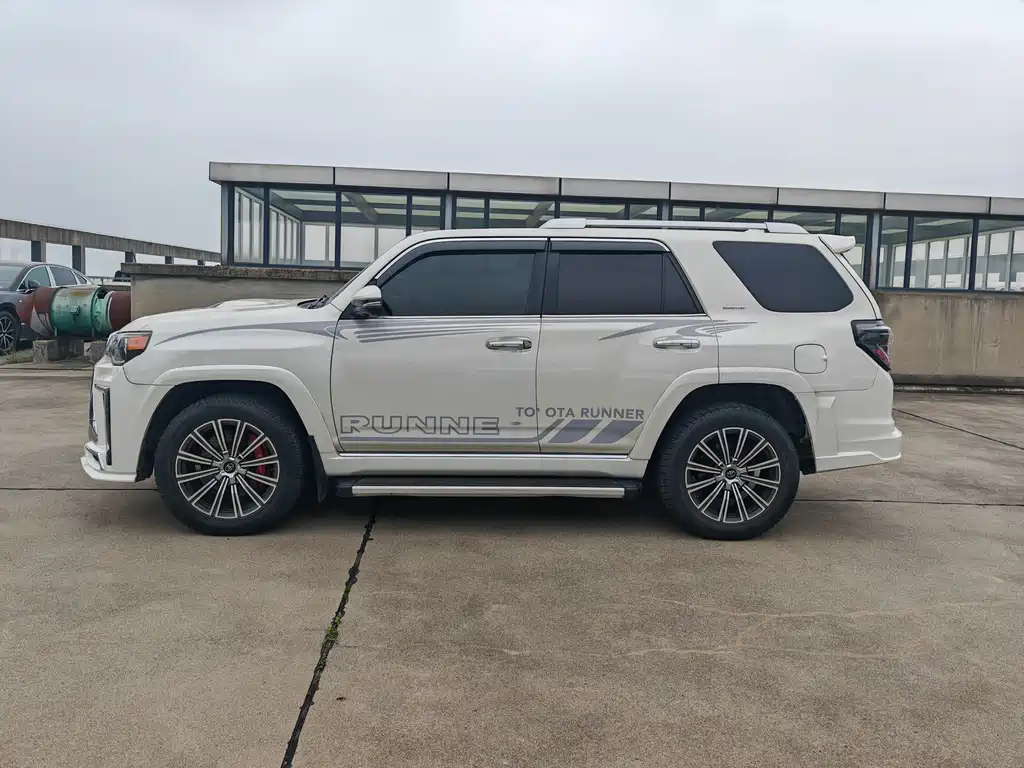 Toyota 4Runner 2020 4.0L AT