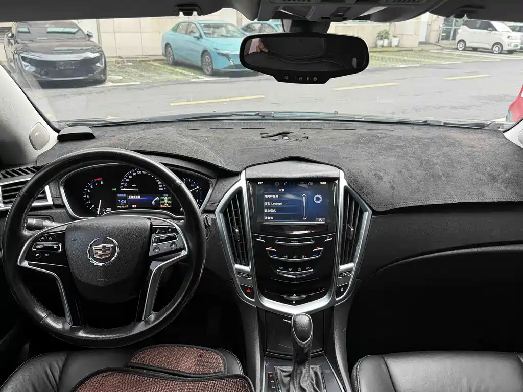 Cadillac SRX — миниатюра 12
