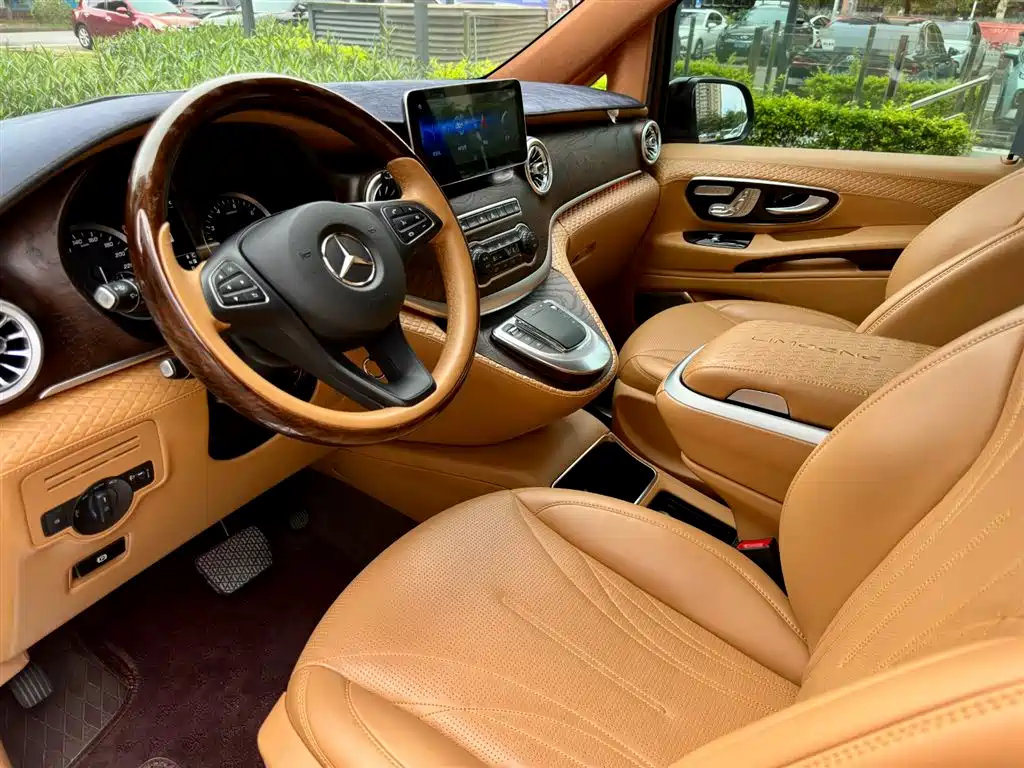 Mercedes-Benz V-Class V 2023 V 260 L