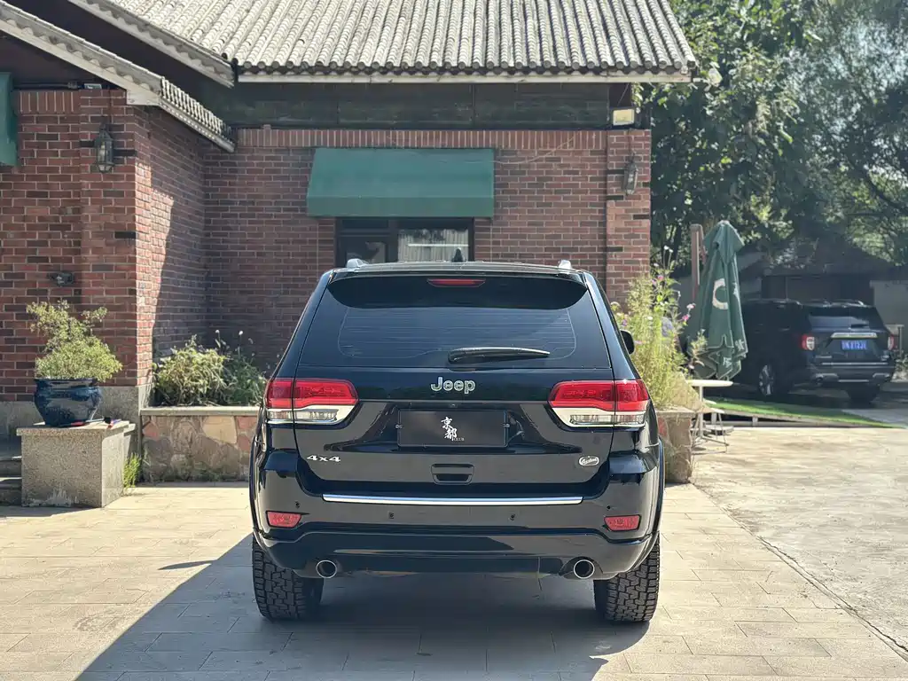 Jeep Grand Cherokee (Import) — миниатюра 5