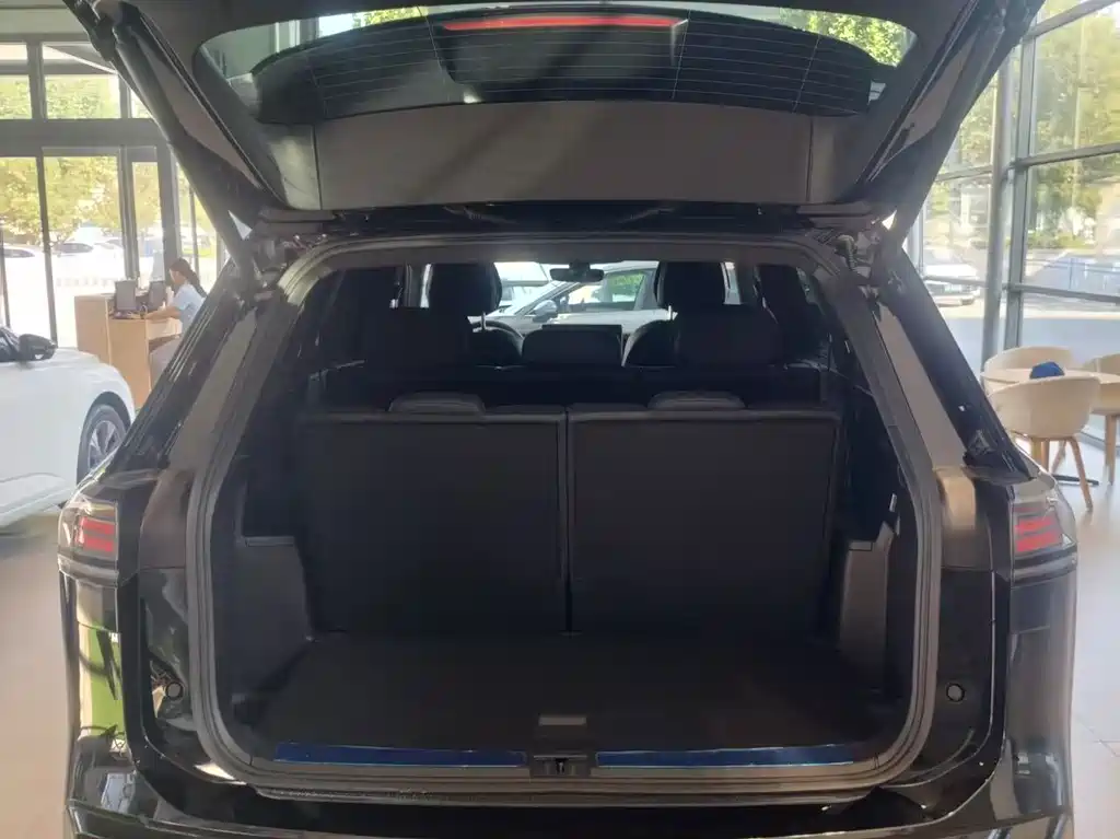 Volkswagen Teramont — миниатюра 8