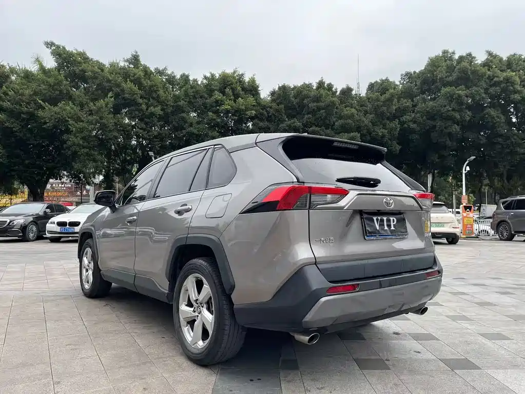 TOYOTA RAV4 RONGFANG