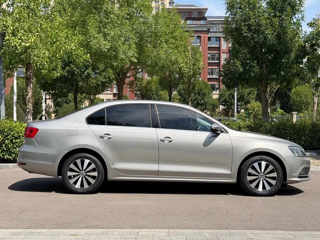 Volkswagen Sagitar — миниатюра 4