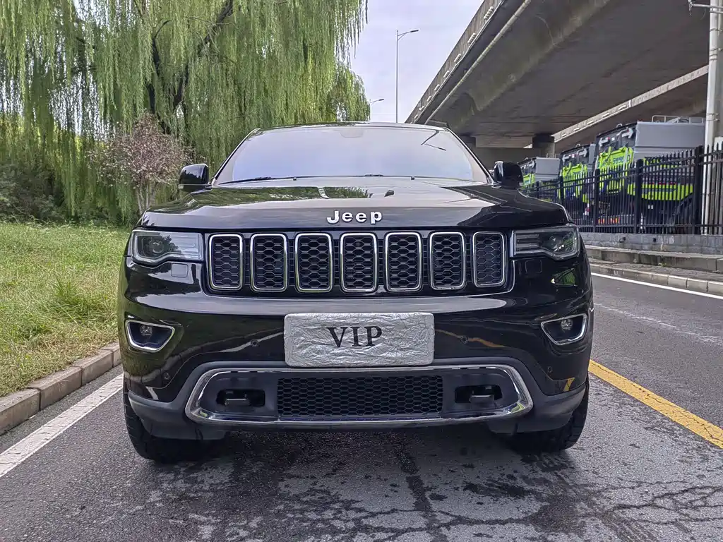 Jeep Grand Cherokee (Import) 3.0L Comfort Enjoy Navigation Edition, фото 2